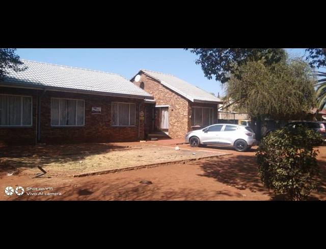 3 BEDROOM HOUSE FOR SALE IN DAWN PARK EXT